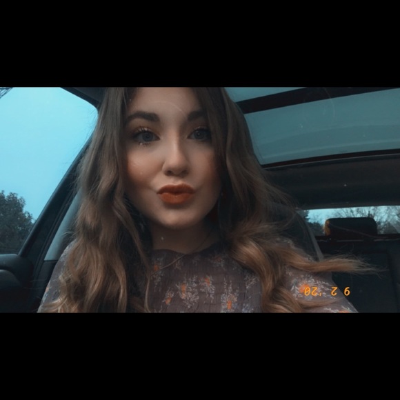 What’s up?! I’m Olivia 🤍 - Picture 3 of 6